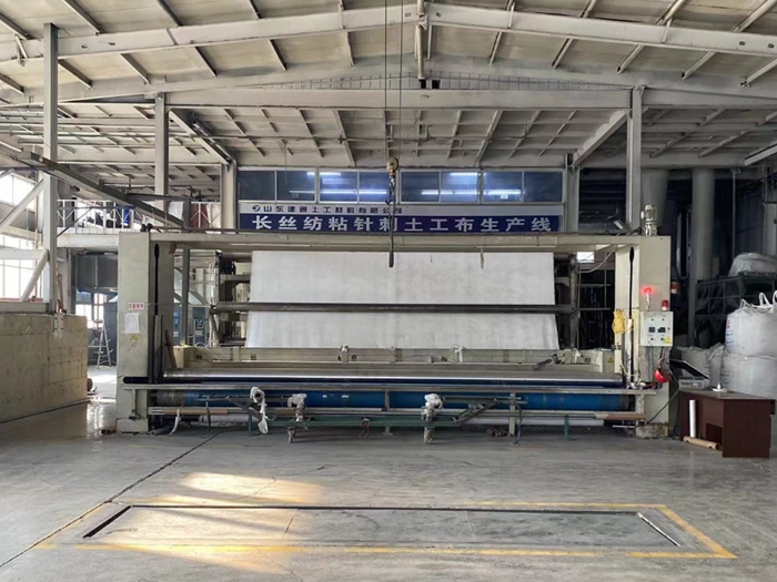 新型糙面土工膜設備生產線